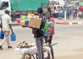 Libreville : des mineurs utilisés pour accompagner des adultes dans la mendicité, un phénomène qui inquiète