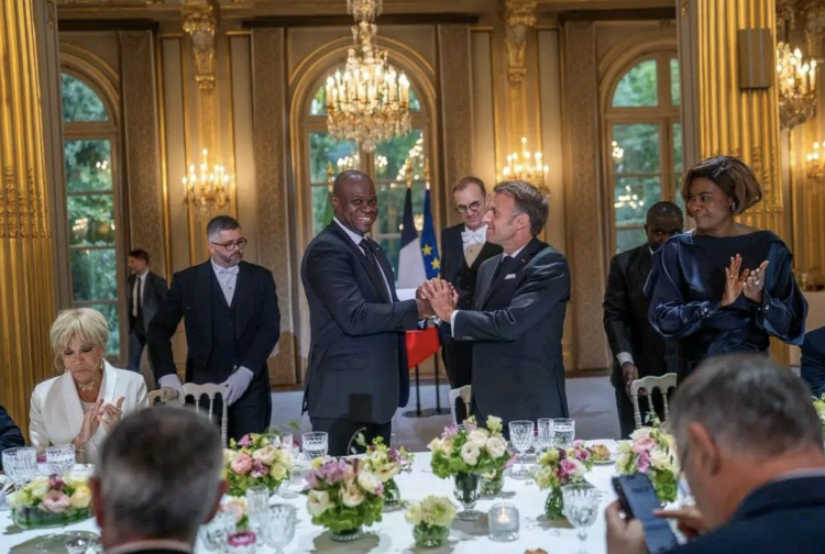 Visite d’État en France : Zita Oligui Nguema au dîner officiel de l’Élysée