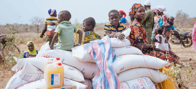 BURKINA FASO : la guerre contre les images de pauvreté, entre dignité nationale et droit à l&rsquo;information