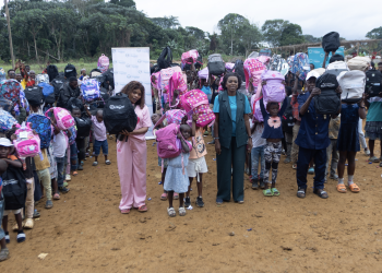 Ogooué-Ivindo : la Fondation Ma Bannière achève sa campagne de distribution de kits scolaires au plus près des familles